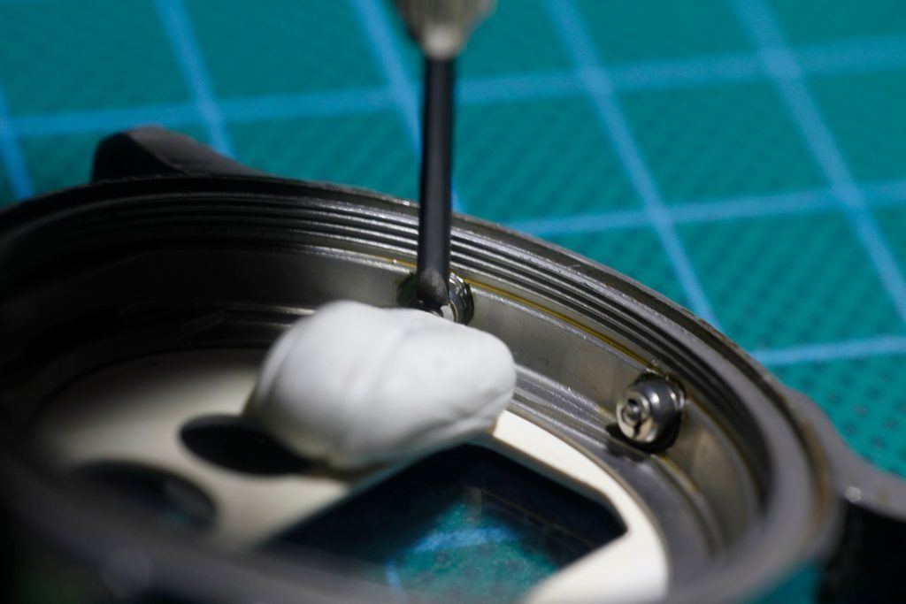 Extracción, limpieza y engrasado de botones 5 Extraer Presilla con rodico
